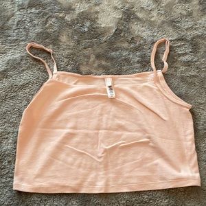 🌿SKIMS Cropped Pink Top